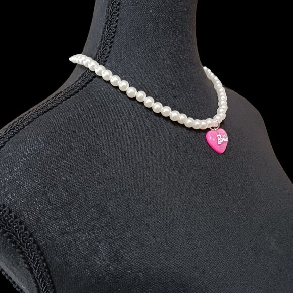 Barbie Faux Pearl Puffed Glitter Heart Princess Choker Necklace - Picture 4 of 9